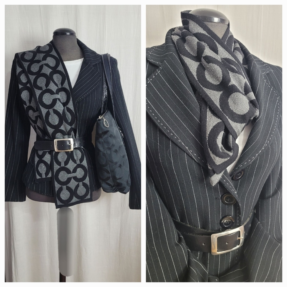 Coach Reversible SCARF - Picture 3 of 8